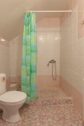 Hostal Gostevoi Dom Na Tonkom Mysy