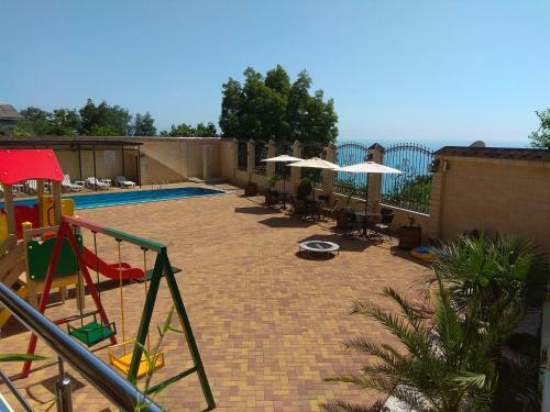 Hostal Gostevoy Dvor Parus Guest House