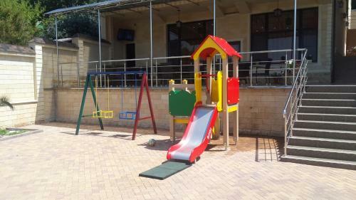 Hostal Gostevoy Dvor Parus Guest House