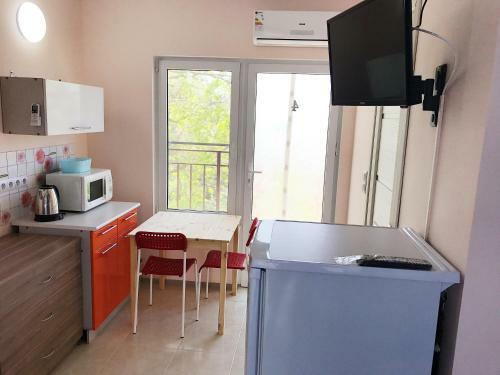 Hostal Guest House Raduga