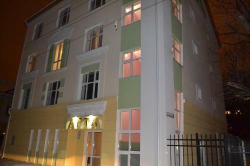 Arta Hotel