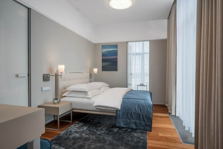 Crystal House Suite Hotel & Spa