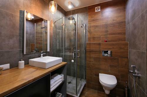 Apartment With River View (oktyabrskaya 57)
