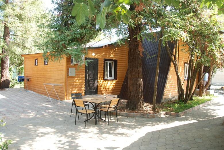 Hostal Hotel "peak Season"