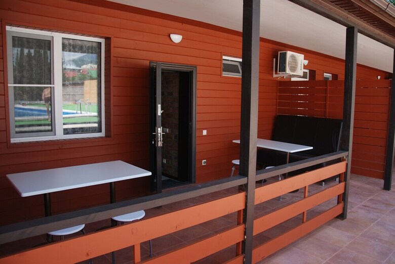 Hostal Hotel "peak Season"