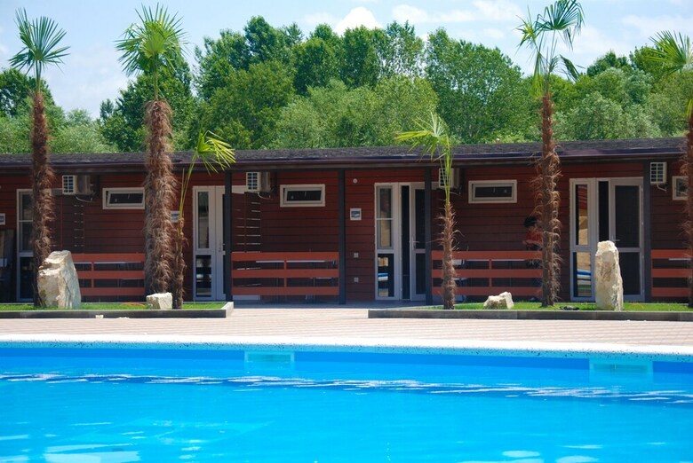 Hostal Hotel "peak Season"