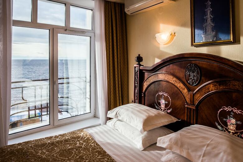 Mayak Hotel