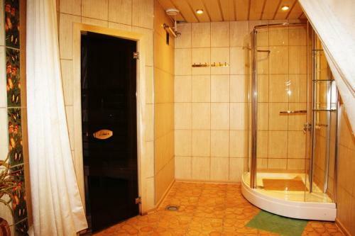 Lut Hotel