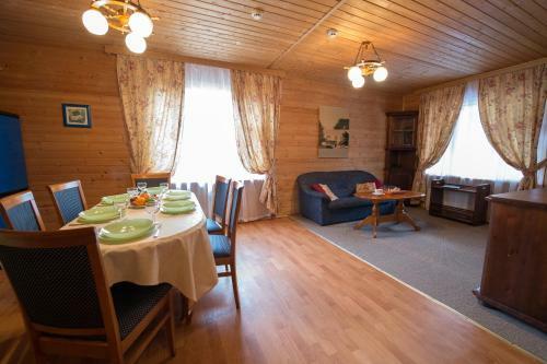 Hotel Lada Holiday Cottages