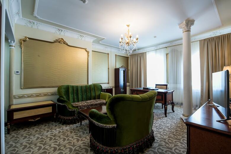 Golden Rooms Hotel