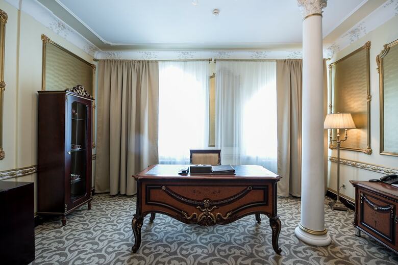 Golden Rooms Hotel