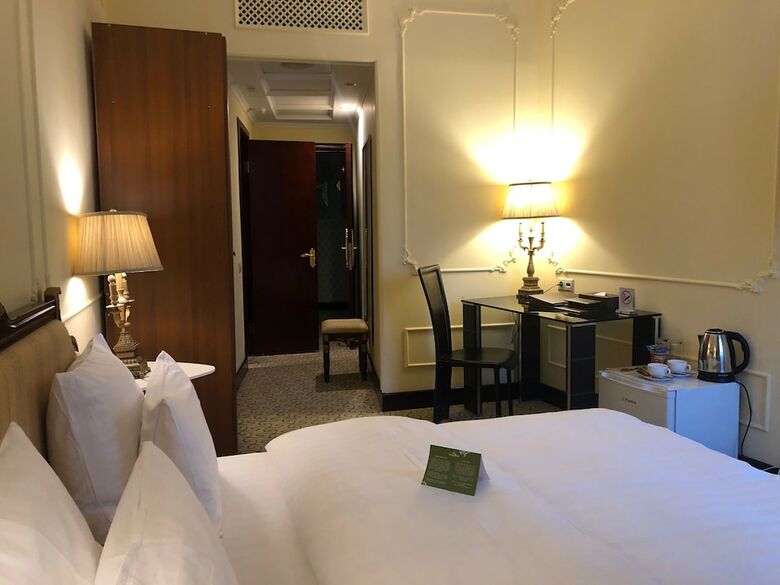 Golden Rooms Hotel