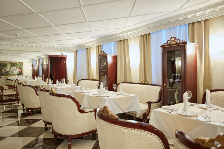 Golden Rooms Hotel