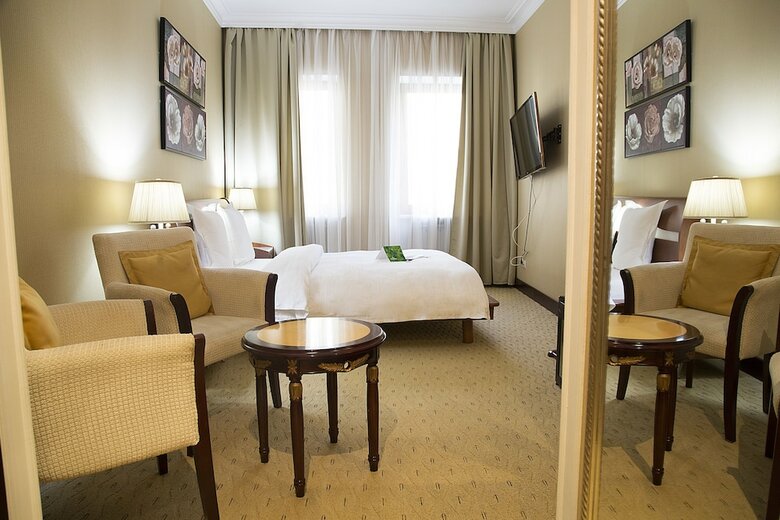 Golden Rooms Hotel