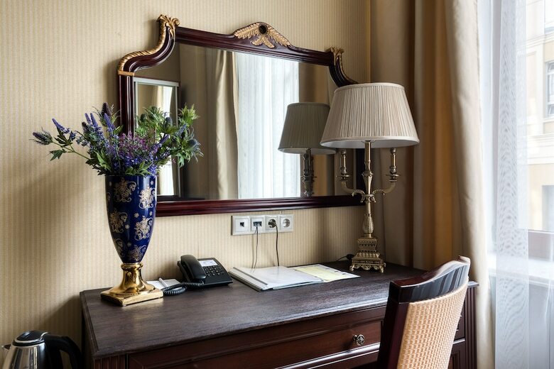 Golden Rooms Hotel