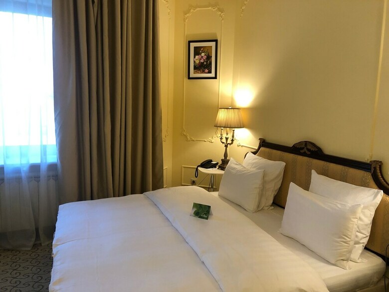 Golden Rooms Hotel