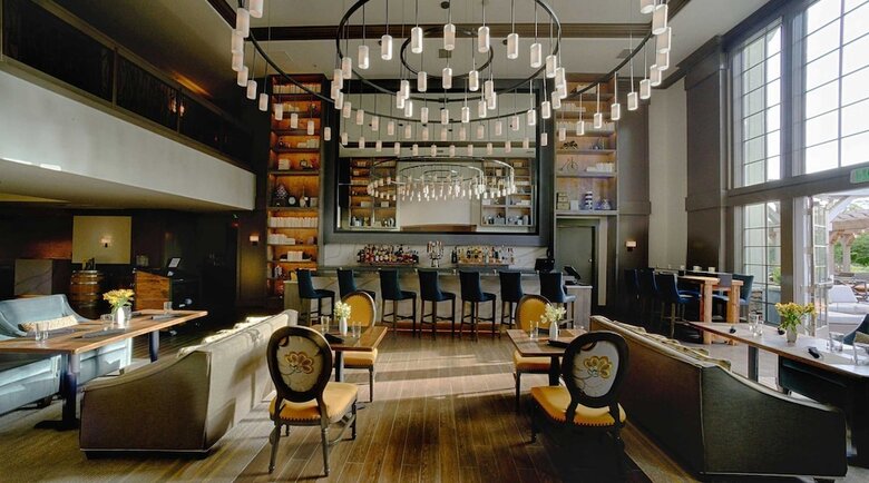 Hotel River Terrace Inn (.)