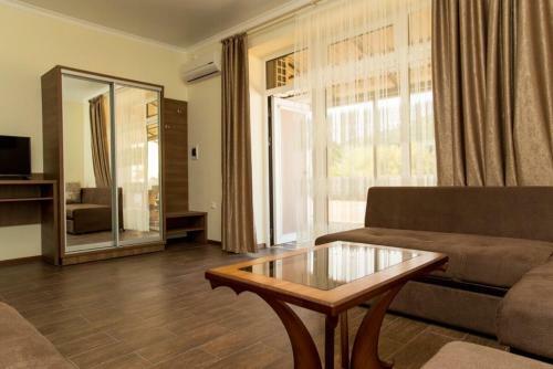 Hostal Kovcheg Guest House