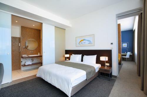 Victor Hotel