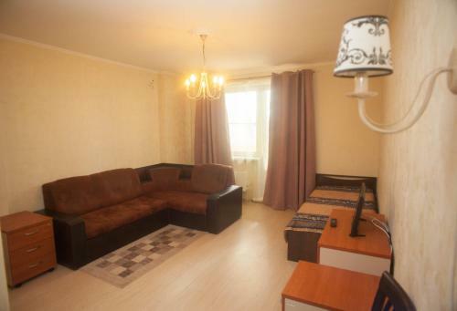 Apartment On 2-ya Dombrovskaya 27