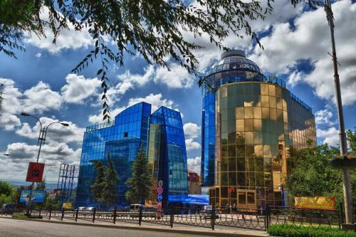 Golden Hotel