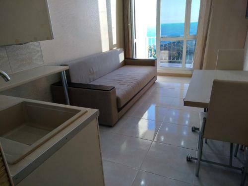 Apartamento Studio On Sanatornaya 50b