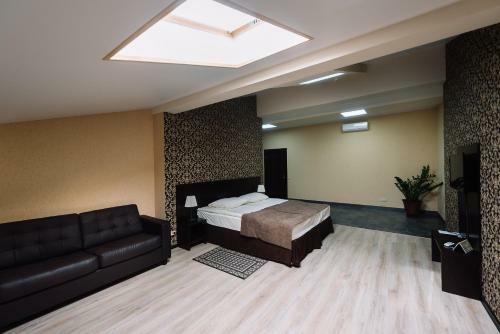 West Hotel