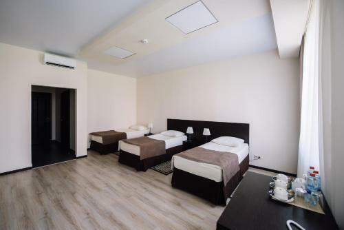 West Hotel