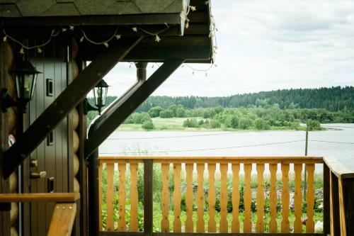 Hostal Holiday Home Tihotut