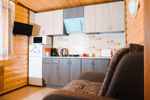 Hostal Holiday Home Tihotut