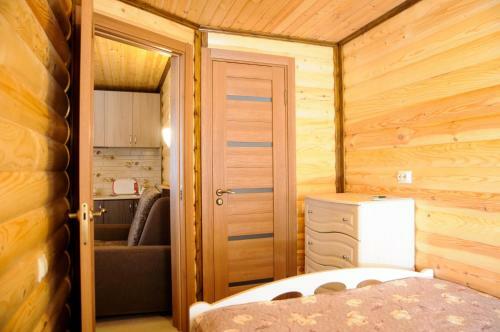 Hostal Holiday Home Tihotut