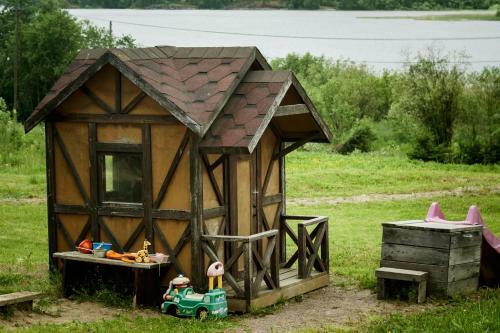 Hostal Holiday Home Tihotut