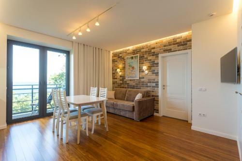 Lazur Sea View Apartment