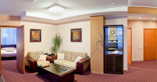 Emerald Hotel