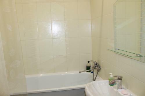 Apartment On Shirotnaya 172 A