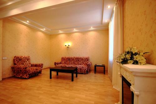 Apartment On Dvoryanskaya