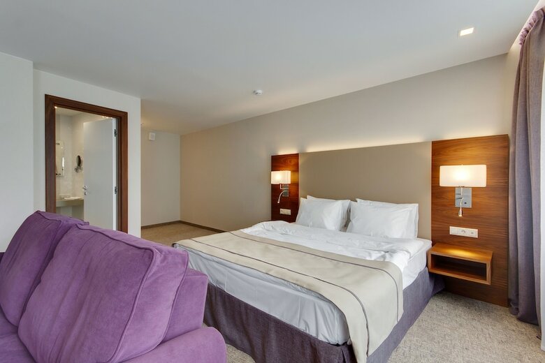 G9 Hotel