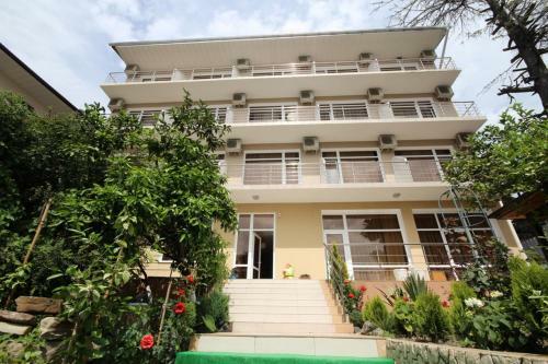 Hostal Anzhelika Albatros Guest House
