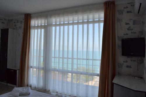 Hostal Anzhelika Albatros Guest House