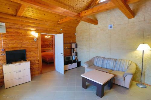 Hostal Holiday Village Bayar