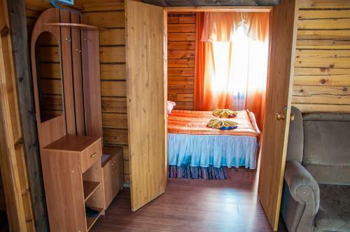 Hostal Holiday Village Bayar