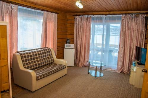 Hostal Holiday Village Bayar