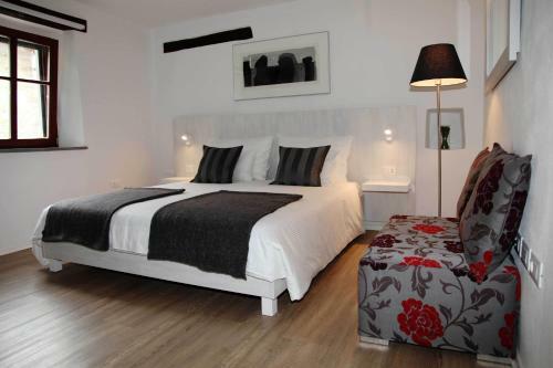 Hostal Garni Hotel Dvor