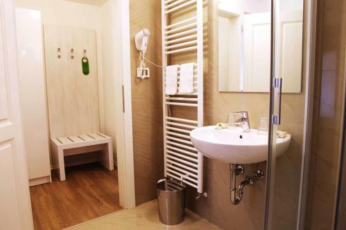 Hostal Garni Hotel Dvor
