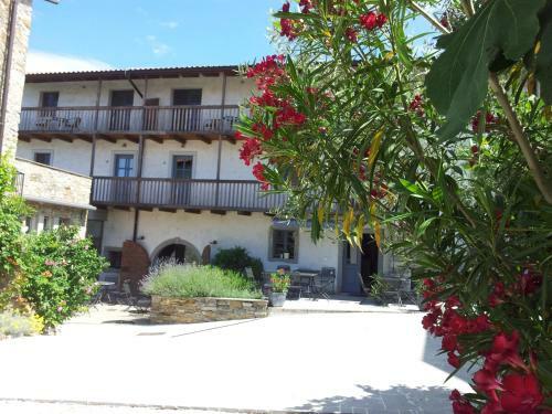 Hostal Garni Hotel Dvor