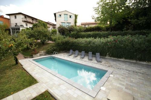 Hostal Garni Hotel Dvor
