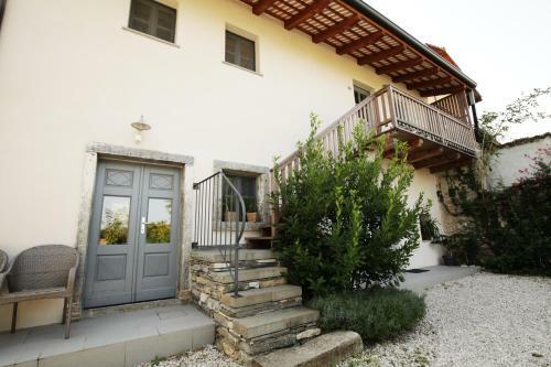 Hostal Apartments Dvor
