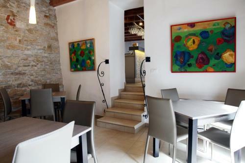 Hostal Apartments Dvor
