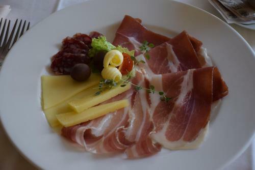 Hostal Restaurant Bric Dekani