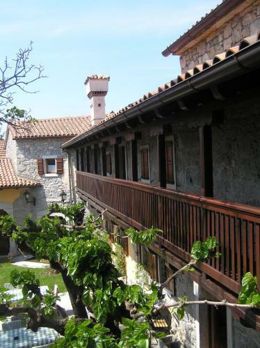 Hostal Guesthouse Domacija Sajna